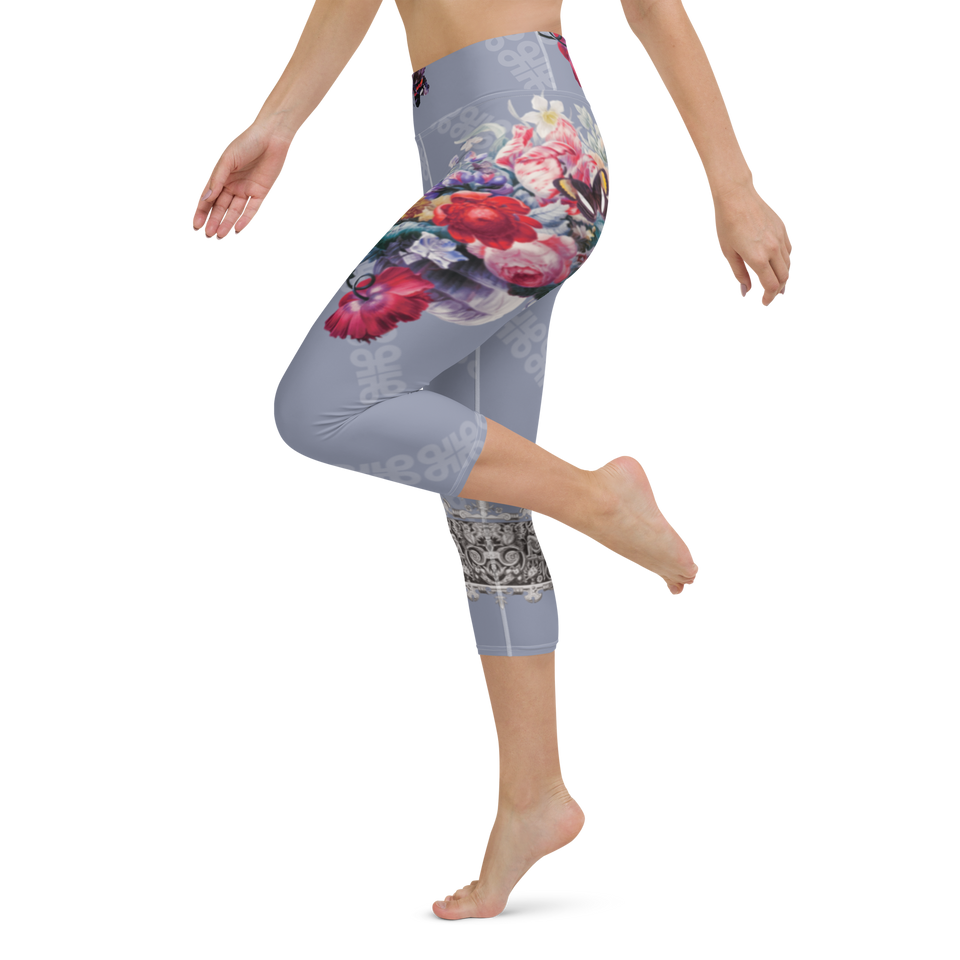 Palais-Royal High-Rise Capri Leggings