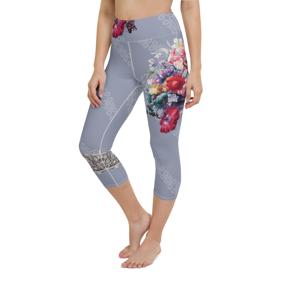 Palais-Royal High-Rise Capri Leggings